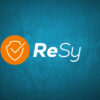 Nutzung von ReSy Bancassurance Software und Bestandsführungssystem am Laptop