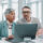 Büro, Teamarbeit und Geschäftsleute mit Laptop Enterprise Asset Management Team